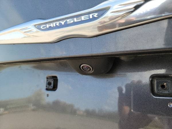 2015 Chrysler 200 Limited sedan Granite Crystal Metallic Clearcoat for sale in Columbus, OH – photo 10