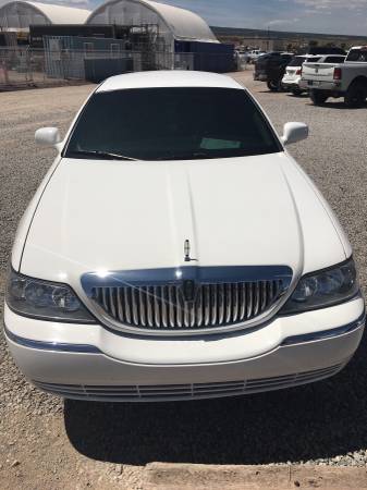 Used excellent condition 2004 Lincoln TownCar Signature 4dr Sedan for sale in Ogden, UT – photo 2