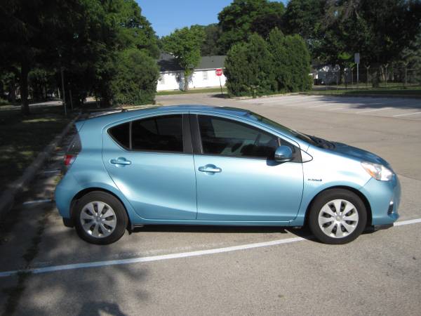 2013 Toyota Prius C, 120Kmi, Bluetooth, AUX, 26 Hybrids Avail - cars for sale in West Allis, WI – photo 4