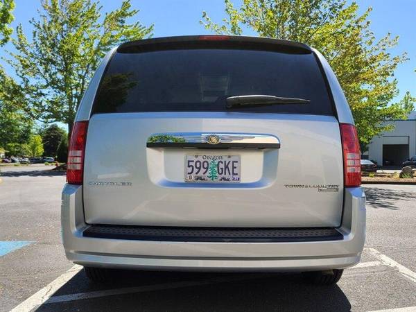 2010 Chrysler Town Country Touring Edition Minivan/7-passenger for sale in Portland, WA – photo 5