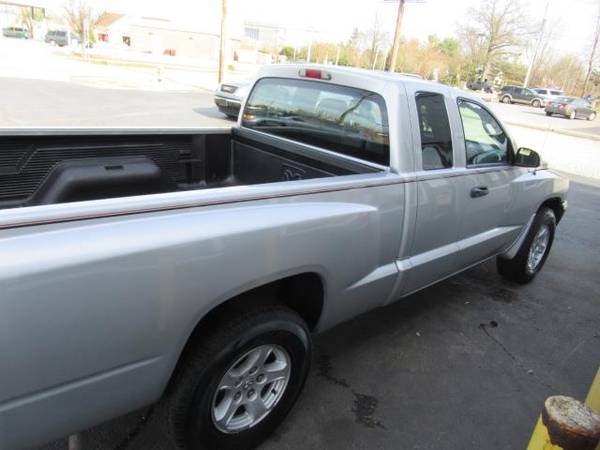 2005 Dodge Dakota ST !! clean truck !! - cars & trucks - by dealer -... for sale in North Ridgeville, OH – photo 5