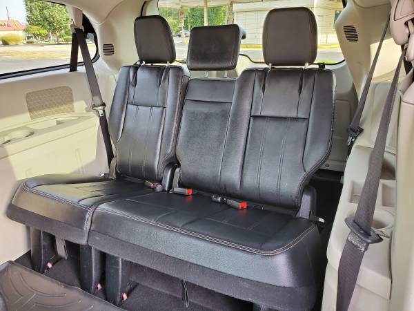 2014 Chrysler Town & Country Touring for sale in Richmond, OH – photo 13