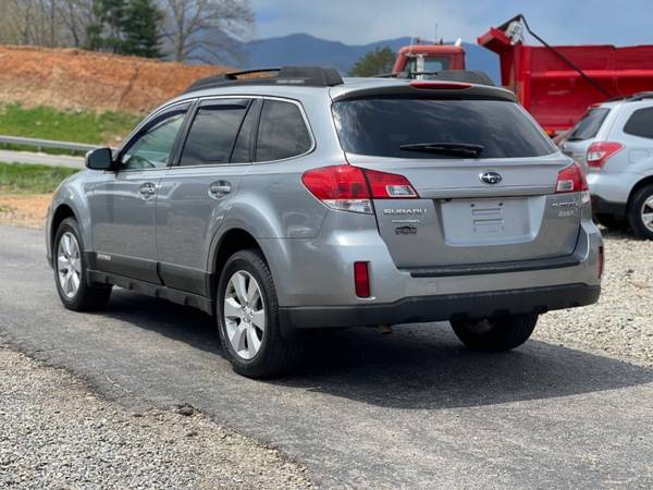 2011 Subaru Outback 4dr Wgn H4 Auto 2 5i Limited Pwr Moon/CLEAN for sale in Asheville, NC – photo 5