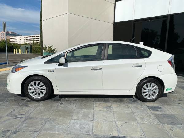 2014 Toyota Prius Plug-In W/ Navigation *Clean Title!* - cars &... for sale in Irvine, CA – photo 3