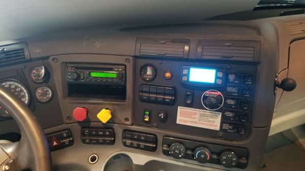 2015 FREIGHTLINER CASCADIA-DAY CAB - cars & trucks - by dealer -... for sale in Miami, FL – photo 22