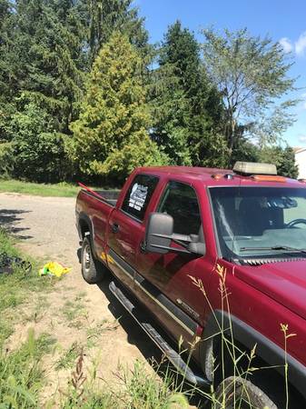 2004 Chevy Silverado 2500 With Plow and tailgate spreader for sale in Athens, NY – photo 4