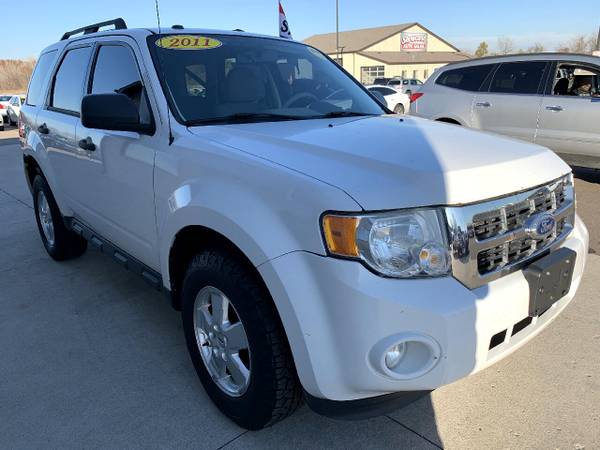 2011 Ford Escape FWD 4dr XLT - cars & trucks - by dealer - vehicle... for sale in Chesaning, MI – photo 3