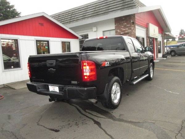 2011 Chevrolet Silverado 1500 Ext Cab LT Pickup 4D 6 1/2 ft Cars and T for sale in Portland, OR – photo 3