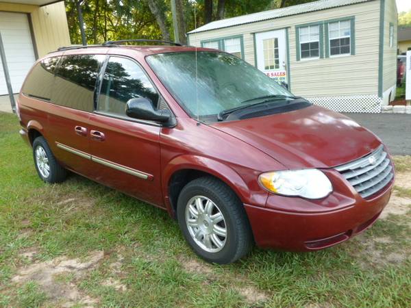 2007 Chrysler Town Country Touring for sale in Tallahassee, FL – photo 3