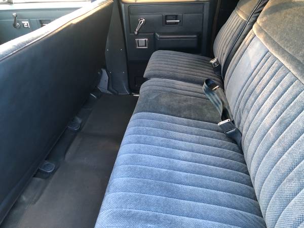 1986 GMC Suburban 2WD Garage Kept Low Miles Excellent Condition for sale in Clinton Township, MI – photo 15
