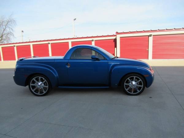 2006 Chevrolet SSR Base 2dr Regular Cab Convertible SB - cars &... for sale in Bloomington, IL – photo 3
