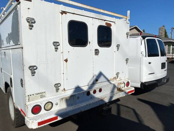 2006 Ford F550 4X4 Service Bidy XL - - by dealer for sale in Keizer , OR – photo 7