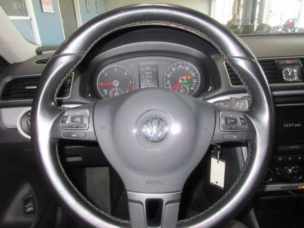 2012 Volkswagen Passat TDI SE - Try - - by dealer for sale in Farmington, IL – photo 19