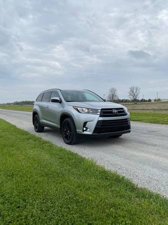 2019 Toyota Highlander SE AWD 16, 500 Miles! Clean CARFAX 1-Owner for sale in NOBLESVILLE, IN – photo 4