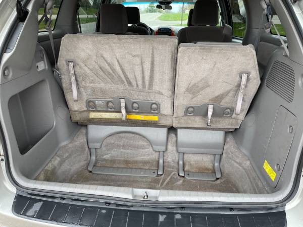 2010 TOYOTA SIENNA SEATS 8 - - by dealer - vehicle for sale in Carlisle, IA – photo 17