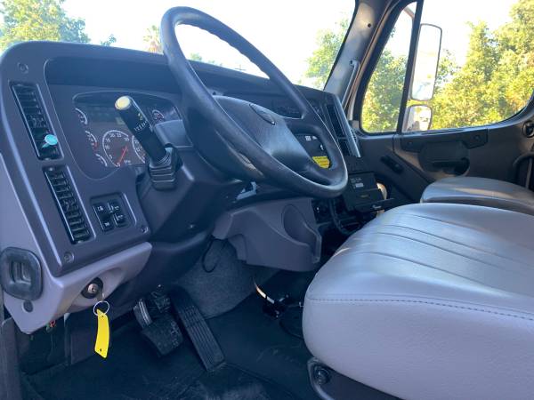 2013 FREIGHTLINER WATER TRUCK $65,000 OBO (BRAND NEW SYSTEM) CA OK -... for sale in Mentone, CA – photo 9