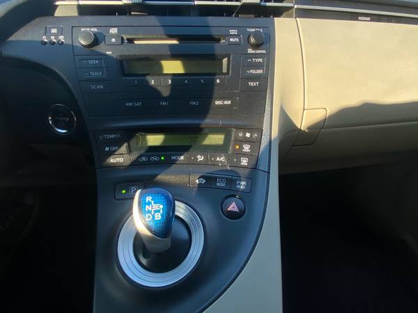 2010 TOYOTA PRIUS THREE - cars & trucks - by dealer - vehicle... for sale in Shakopee, MN – photo 14