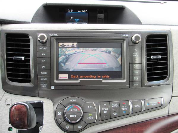 2011 Toyota Sienna Limited 7-Pass V6 NAV, PANO Se Hablamos ESPANOL for sale in MANASSAS, District Of Columbia – photo 14