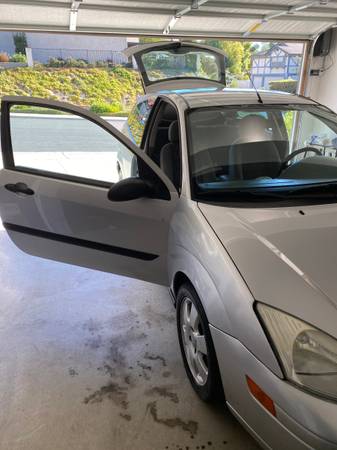 2002 Ford Focus ZX3 - cars & trucks - by owner - vehicle automotive... for sale in Thousand Oaks, CA – photo 3