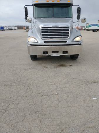 freightliner columbia - cars & trucks - by owner - vehicle... for sale in Rockford, IL – photo 6