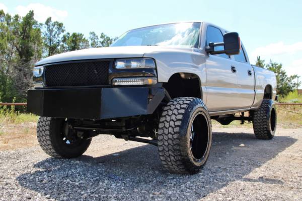 2001 CHEVROLET SILVERADO 1500HD 4X4 - LIFTED - LOW MILES - 20X12 & 35s for sale in Leander, AR – photo 2