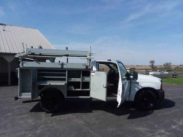 2006 Ford F350 XL Super Duty Automatic Towing SteelWeld Utility for sale in Gilberts, WI – photo 3