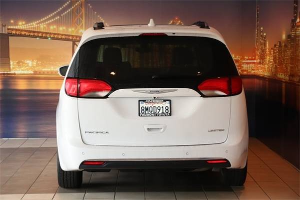 *2020* *Chrysler* *Pacifica* *Limited* - cars & trucks - by dealer -... for sale in Fremont, CA – photo 8