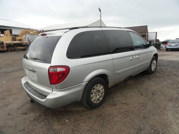 2006 Chrysler Town & Country - cars & trucks - by dealer - vehicle... for sale in Dorchester, WI – photo 4