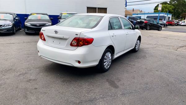 2009 Toyota Corolla LE White - - by dealer - vehicle for sale in Pawtucket, RI – photo 6