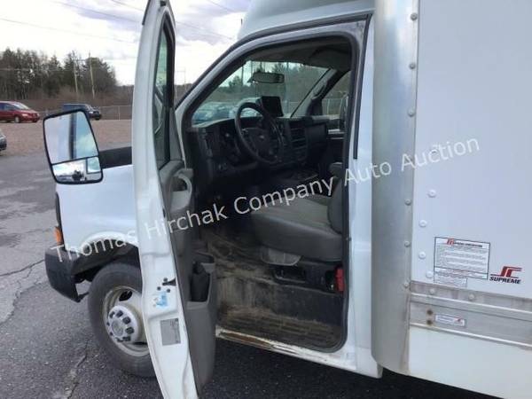 AUCTION VEHICLE: 2015 Chevrolet Express Cutaway - cars & trucks - by... for sale in Williston, VT – photo 5