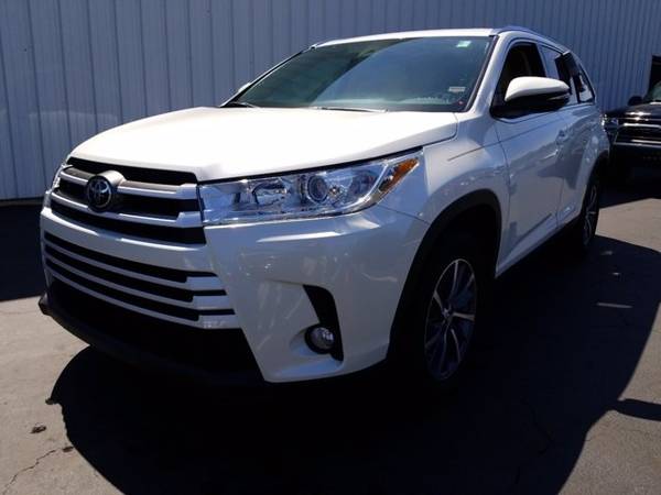 2019 Toyota Highlander PEARL WHITE Call Now Priced to go! - cars & for sale in Myrtle Beach, SC – photo 20