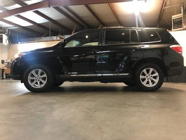 2013 Toyota Highlander Plus- 3rd Row IN HOUSE FINANCE - FREE... for sale in DAWSONVILLE, GA – photo 8