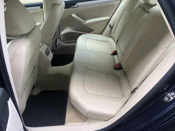 2012 Volkswagen Passat SE Clean Carfax NAV Heated Seats Excellent for sale in Palmyra, PA – photo 14