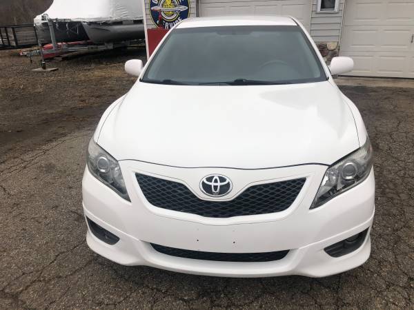 2011 Toyota Camry SE 4 door *CLEAN* DRIVES GREAT! SHARP! - cars &... for sale in Grand Ledge, MI – photo 8