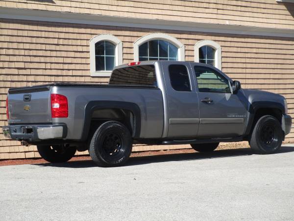 2007 Chevrolet Silverado LT 4X4, Clean Carfax, In Excellent for sale in Rowley, MA – photo 6