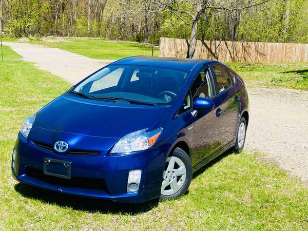 2010 Toyota Prius beautiful 110k miles Package 2 for sale in Shakopee, MN – photo 2