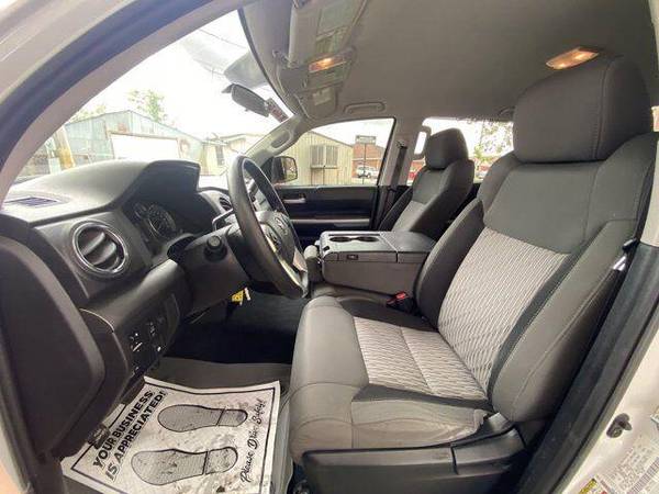 2015 Toyota Tundra SR5 4x4 4dr CrewMax Cab Pickup SB (5 7L V8 FFV) for sale in Des Arc, AR – photo 19