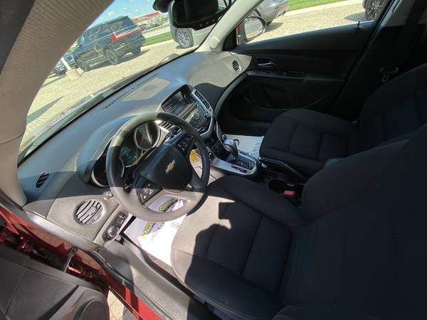 2015 Chevrolet Cruze 1LT Sedan - - by dealer - vehicle for sale in Bowling Green, MI – photo 5