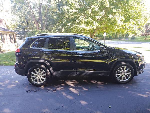 2018 Jeep Cherokee Limited - 29,000 Miles - All Wheel Drive - - cars... for sale in South Lyon, MI – photo 5
