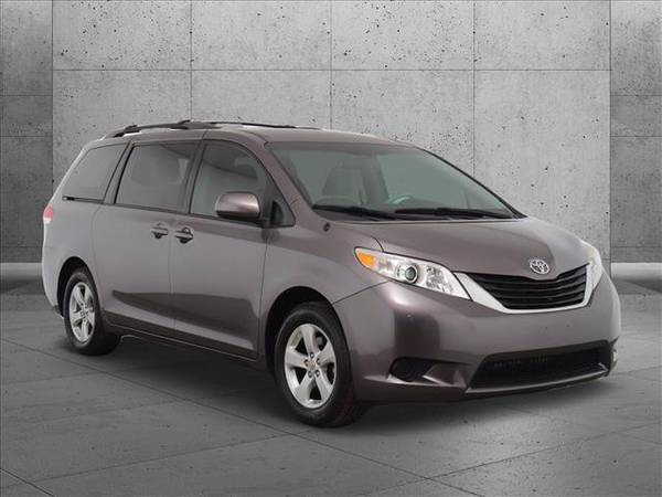 2011 Toyota Sienna LE SKU: BS021499 Mini-Van - - by for sale in Westmont, IL – photo 5