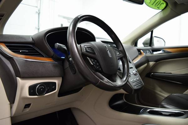 2017 *Lincoln* *MKC* *Select AWD* Luxe Silver Metall for sale in Shawnee, KS – photo 8