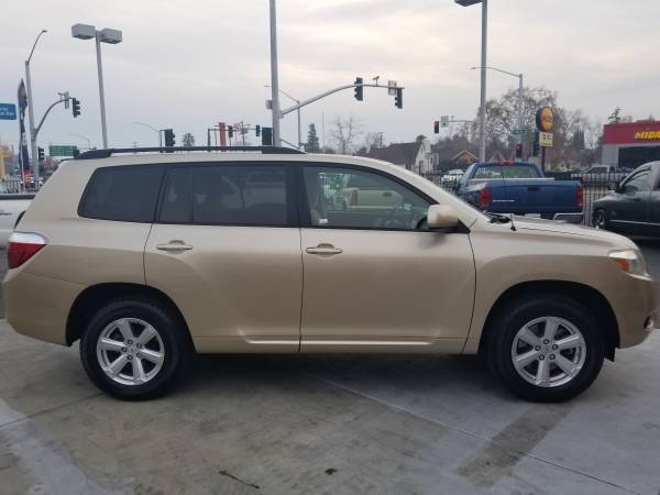 ///2008 Toyota Highlander//3rd-Row Seat//Runs Great, Priced Better/// for sale in Marysville, CA – photo 4