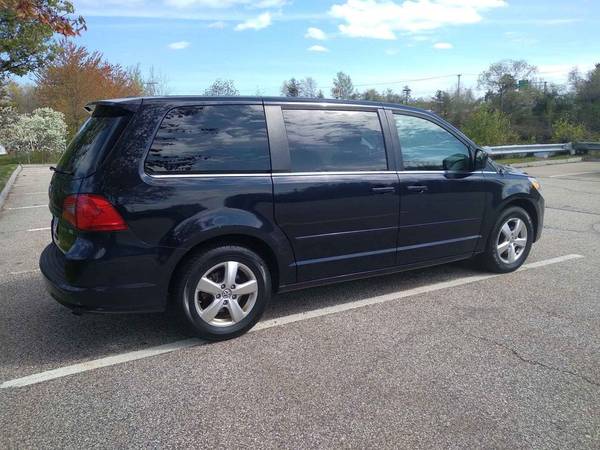 10 VW ROUTAN LUXURY MINIVAN Leather-Captain Chairs-DVD Maint for sale in East Derry, NH – photo 3