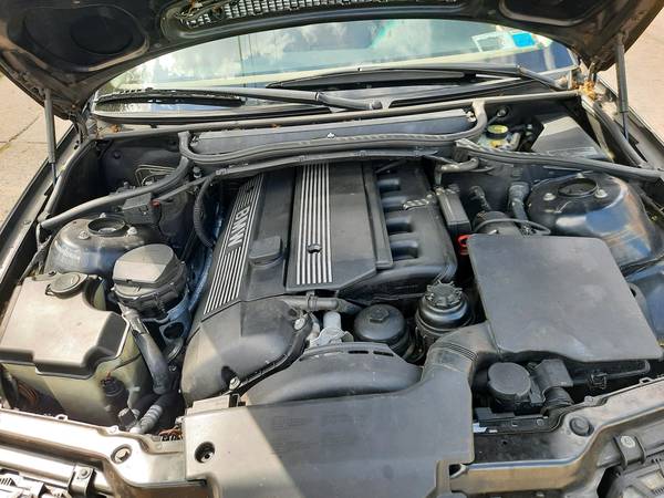 E46 2001 BMW 325xi AWD Runs Great, Clean 2 5l V6 Automatic - cars & for sale in Philadelphia, PA – photo 11