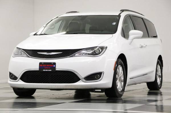 BLUETOOTH - CAMERA White 2017 Chrysler Pacifica Touring L Mini Van for sale in Clinton, MO – photo 21