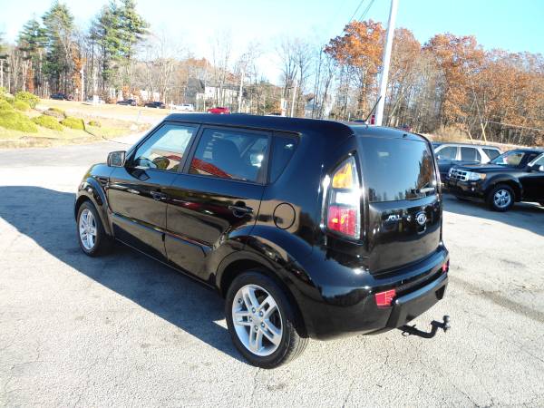 2011 Kia Soul One Hands Free Bluetooth 1 owner**1 year Warranty** -... for sale in Hampstead, ME – photo 7