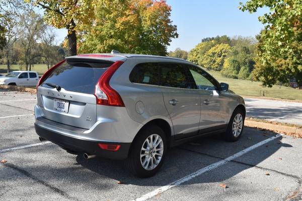 2010 Volvo XC60 AWD 4dr 3.0T w/Moonroof - cars & trucks - by dealer... for sale in Saint Louis, MO – photo 6