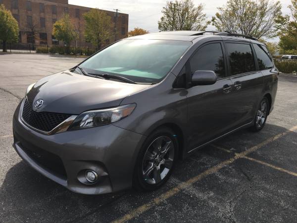 2011 TOYOTA SIENNA SE - cars & trucks - by owner - vehicle... for sale in Chicago, IL – photo 5