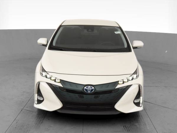 2017 Toyota Prius Prime Advanced Hatchback 4D hatchback White - -... for sale in Providence, RI – photo 17