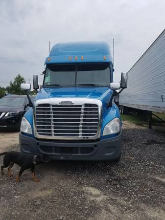 2011 FREIGHTLINER CASCADIA & REEFER FOR SALE for sale in Conyers, GA – photo 2